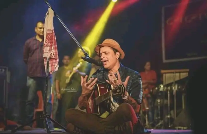 Rare Backstage Moments of Zubeen Garg Photo Collections