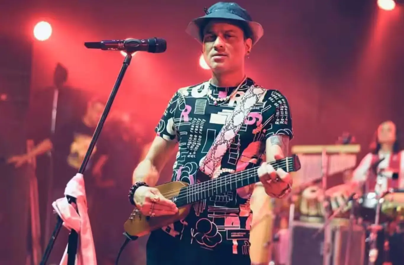Zubeen Garg Photo With Musical Instruments